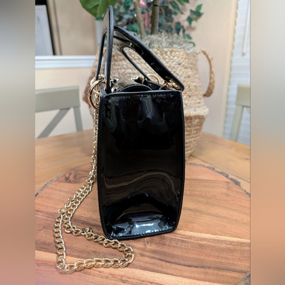 NWOT Faux Patent Leather Elephant Handbag - Picture 2 of 7